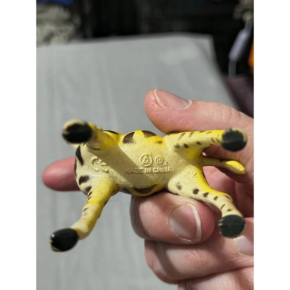 AAA Giraffe Figurine Toy Plastic Hard Heavy PVC Vtg Figure Safari Africa Baby
